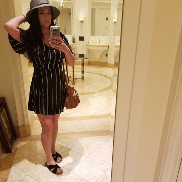 Welcome to my Closet - Picture 6 of 8